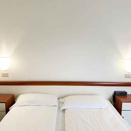 Hotel Bristol Riva del Garda Luaran gambar