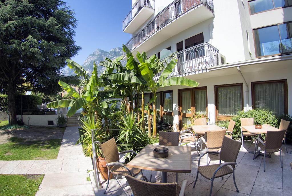 Hotel Bristol Riva del Garda Luaran gambar