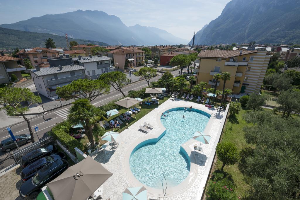 Hotel Bristol Riva del Garda Luaran gambar