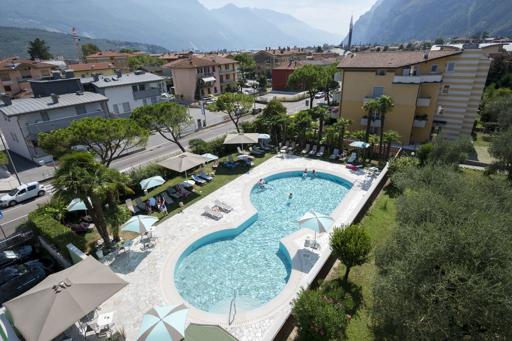 Hotel Bristol Riva del Garda Luaran gambar