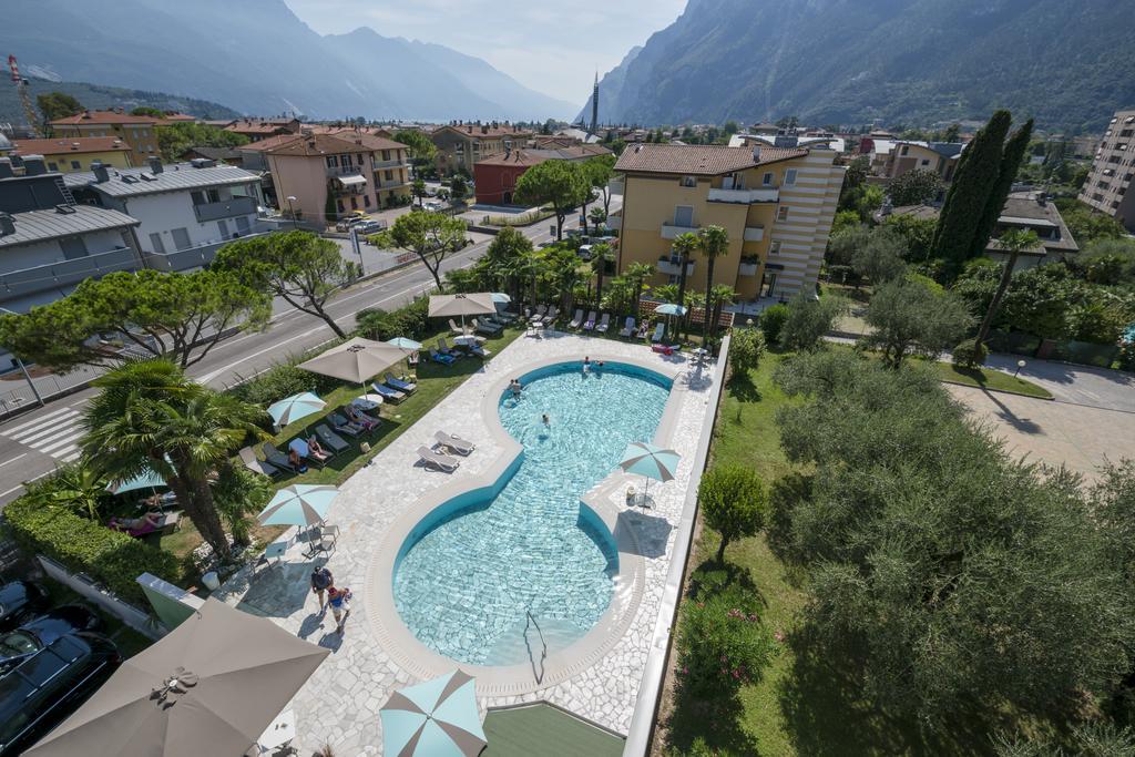Hotel Bristol Riva del Garda Luaran gambar