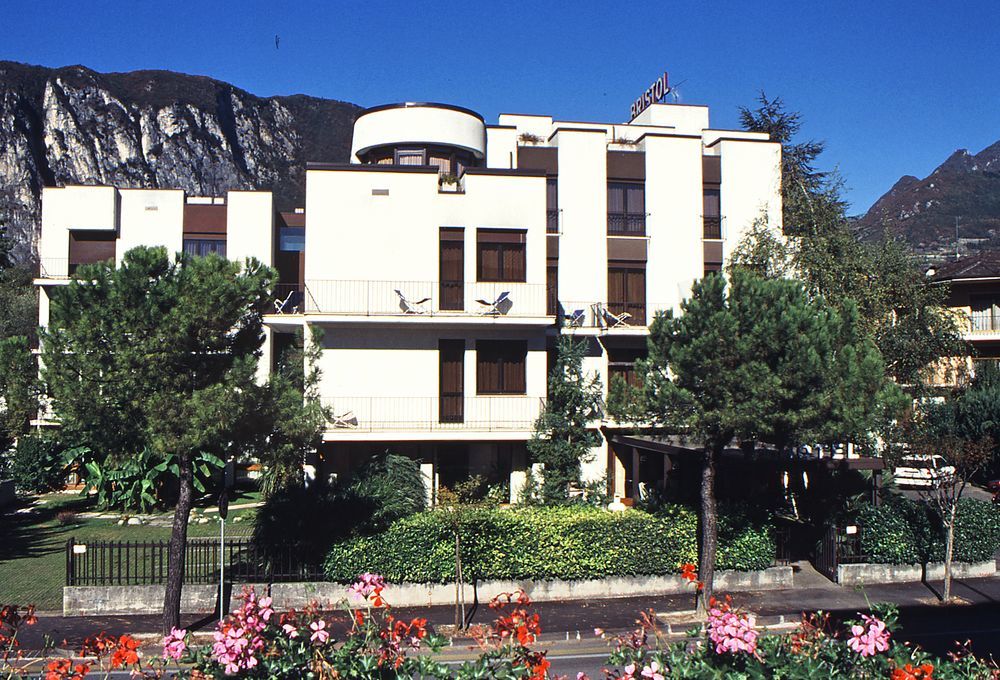 Hotel Bristol Riva del Garda Luaran gambar