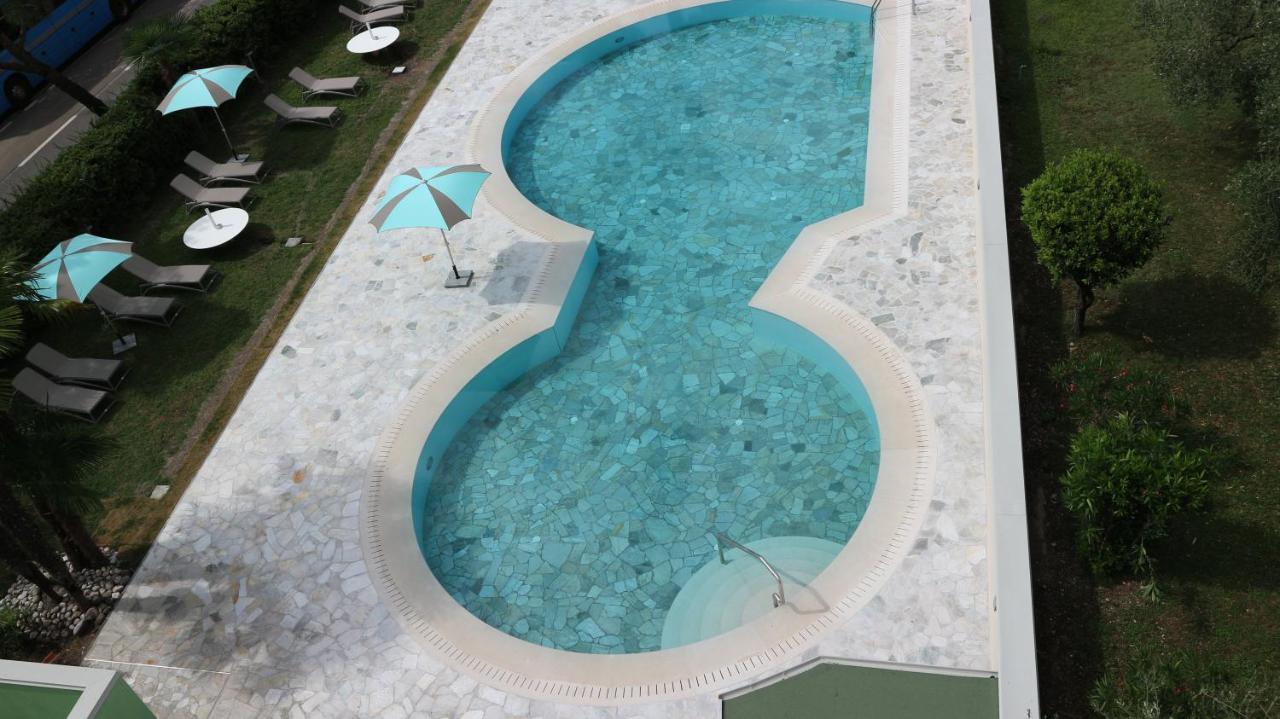 Hotel Bristol Riva del Garda Luaran gambar